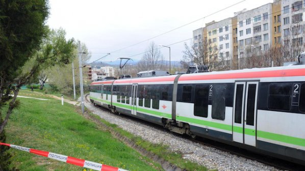 Таван се срути и рани пътничка във влака София – Лом