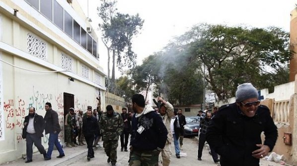Въоръжена група нападна руското посолство в Триполи