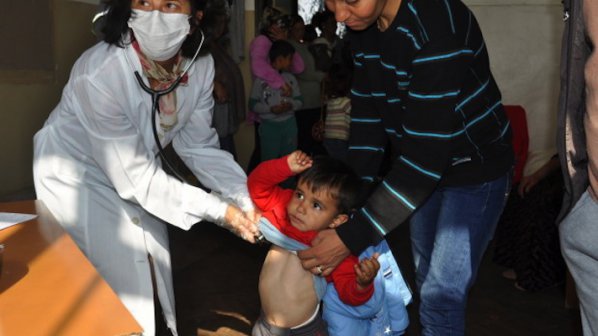 Лекари: Има опасност от епидемии в бежанските лагери в София