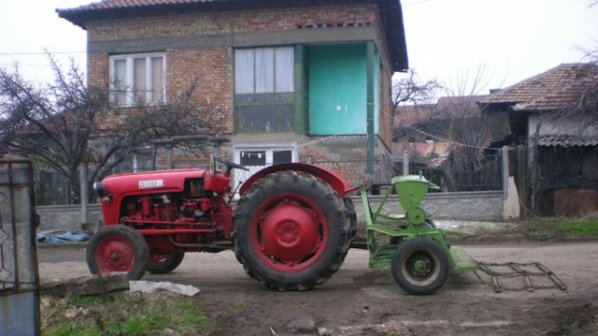 Трактор уби 59-годишен мъж в село Житен