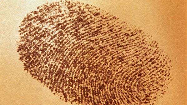 ЕС: Взимането на отпечатъци за биометрични паспорти е законно