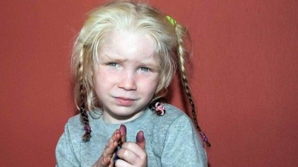Полицията откри 4-годишно русо момиче в ромски катун в Гърция