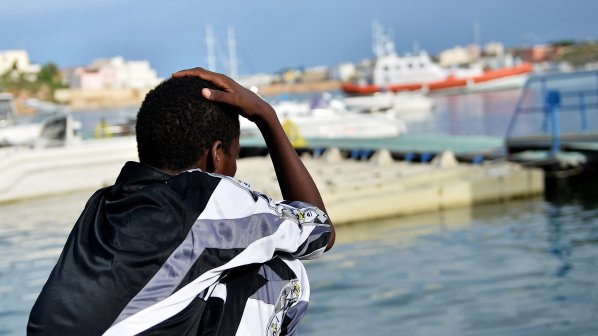Стотици имигранти спасени край Италия