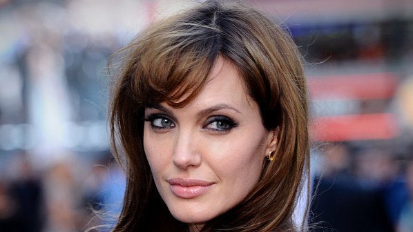 Анджелина Джоли ще получи 50 млн. долара