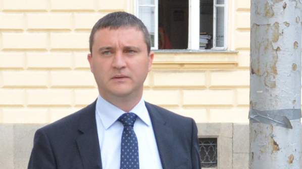 Горанов: ГЕРБ премахна порочните практики за даването на бонуси