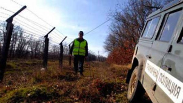Стена между Турция и България няма да реши имиграционния проблем, смята анализатор