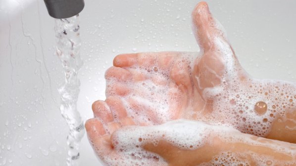 Миенето на ръцете прави хората по-оптимистични