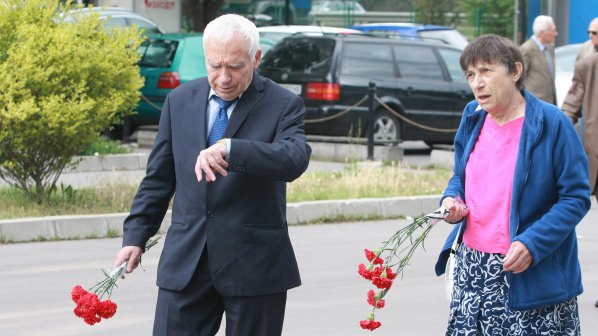 Съпругата на Желю Желев бере душа в болница
