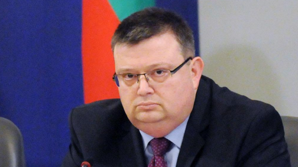 Цацаров внесе във ВСС предложение за закриване на две военно-окръжни прокуратури