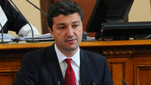 Отложиха изслушването на Драгомир Стойнев в Комисията по икономическа политика
