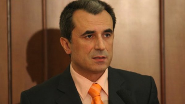Адвокат: До 5 години затвор за Орешарски заради заплахите му