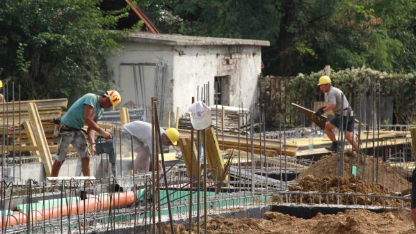 В пет области се строят повече жилища, отколкото в София