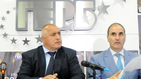 Борисов и Цветанов: Тройната коалиция е готова на всичко, за да се задържи на власт