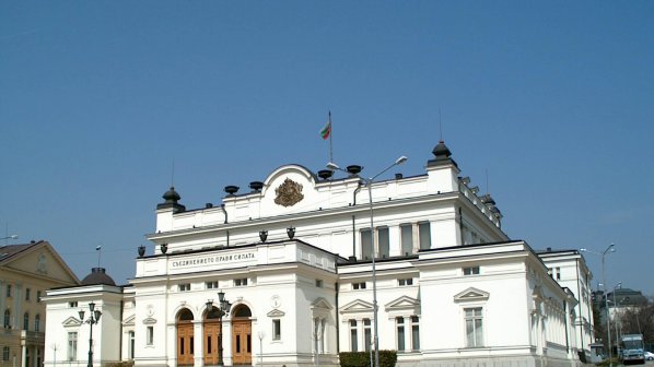 Депутатите отмениха парламентарния контрол и отказаха да изслушат премиера Орешарски