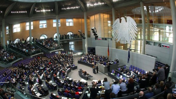 Германия опитва да забрани крайнодясна партия