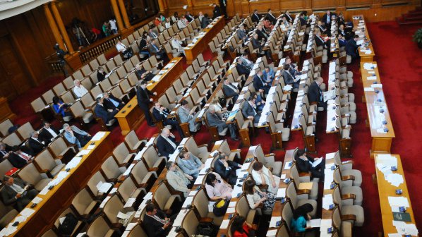 Парламентът намали партийните субсидии с 1 лв. на глас