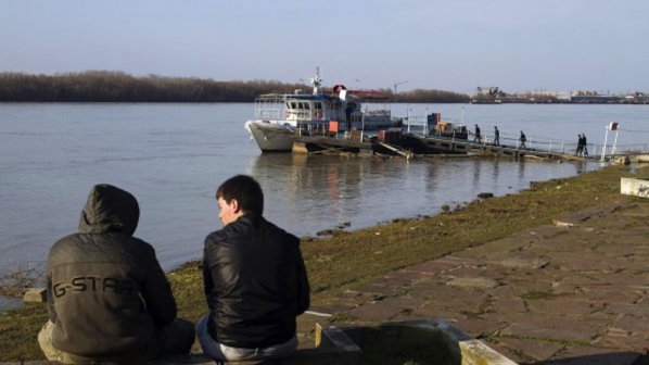 Нивото на река Дунав продължава да пада