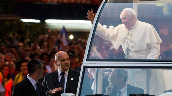 Папа Франциск се помоли за мир