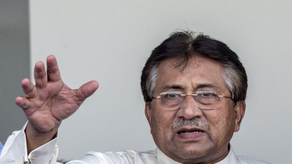 Откриха бомби пред дома на Первез Мушараф