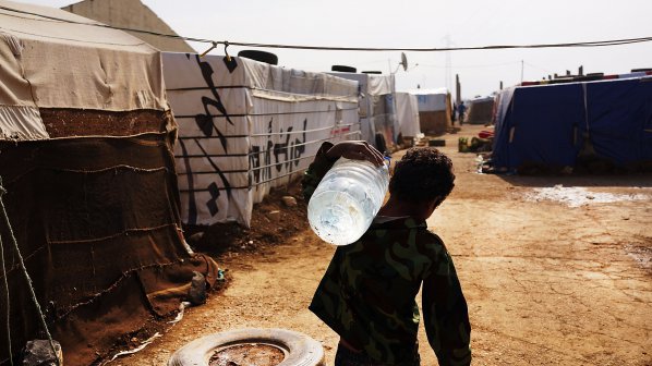 Палестински бежанци умират от глад в бежански лагер в Дамаск
