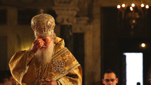 Патриарх Неофит: Бог да обдари с физическо и духовно здраве българите (галерия)