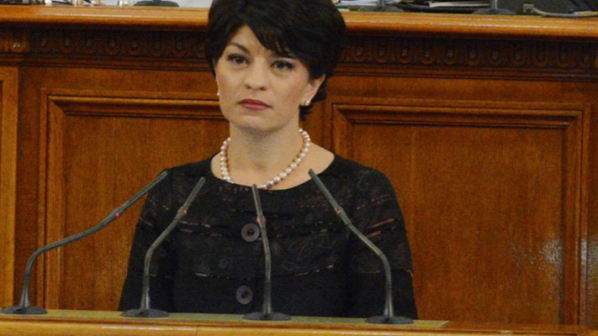 Десислава Атанасова: БСП е пред разпад