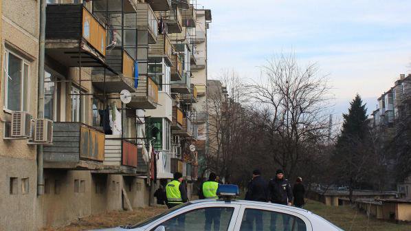 Възрастна жена се самоуби във Велико Търново (обновена+снимка 18+)