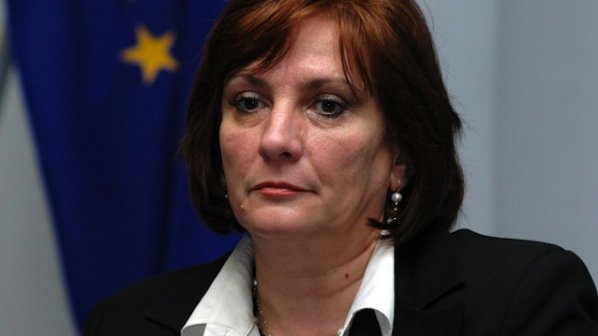 Михайлова: България не си променя позицията по отношение на шистовия газ