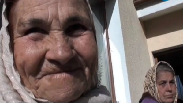 Майката на Ахмед Доган: Мъчно ми е за сина ми (снимки + видео)