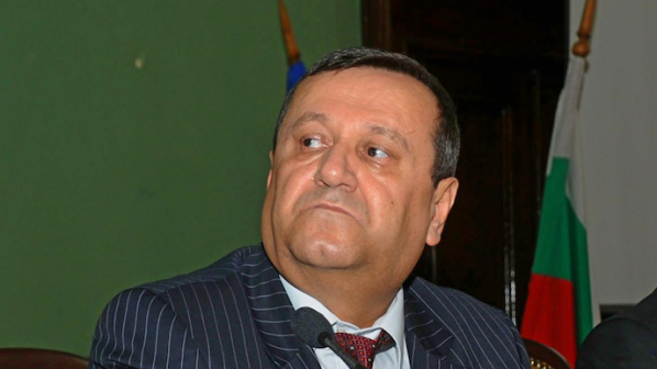Хасан Адемов: Има проблем с изплащането на заплати в страната