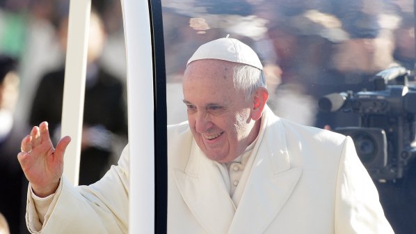 Папата лъсва на корицата на сп. Rolling Stone (снимка)