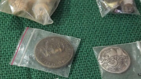 Полицаи откриха антични предмети в Стара Загора