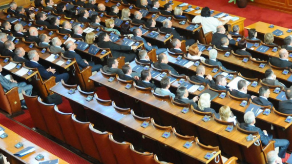 Депутатите решават за срока на комисията за Мишо Бирата