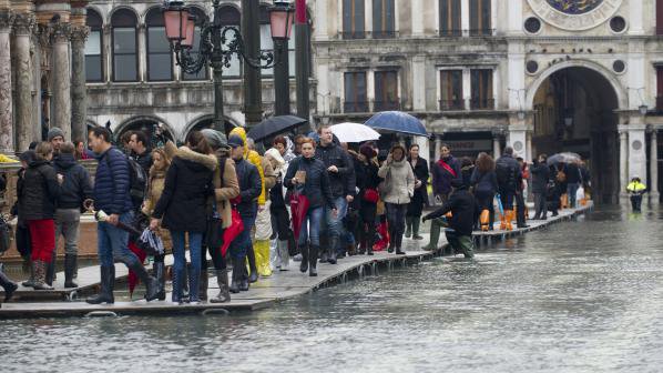 Наводненията в Италия взеха три жертви