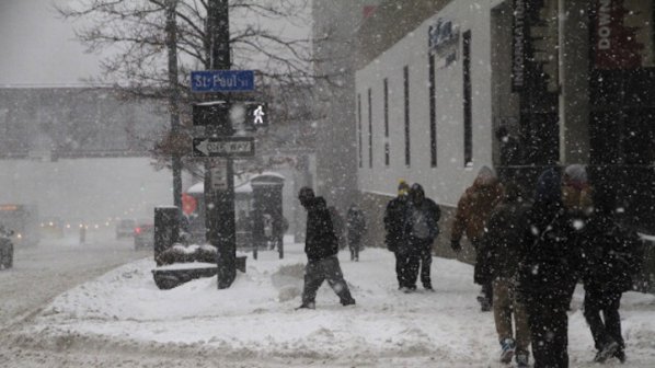 Снежна буря остави без ток един милион души в САЩ