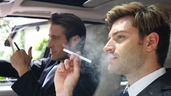 На Острова забраниха пушенето в автомобили