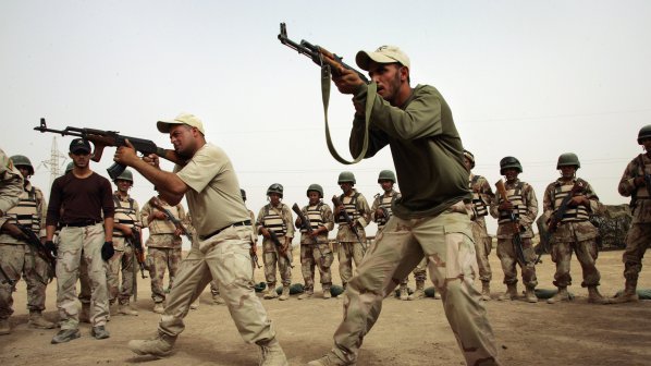 Военните взимат Либия в свои ръце?