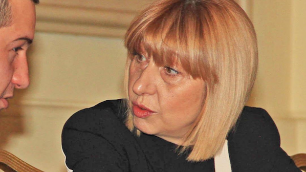 Клисарова: МОН няма да се съгласи да не се изучава История