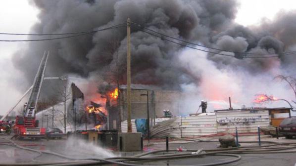 Пореден ромски лагер изгоря във Франция