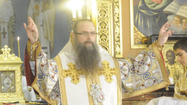Разведена икономистка предложи брак на митрополит Николай
