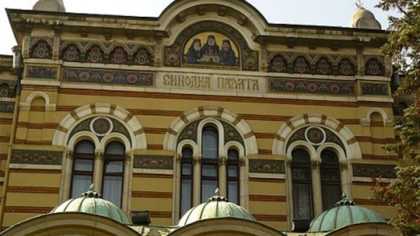 Синодът ще заседава за скандала в Троянския манастир