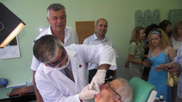 Стоматолог: Да извадим стоматологията от популистката Здравна каса