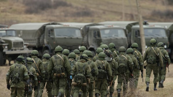 Хиляда въоръжени блокираха поделение на украинските гранични войски в Крим