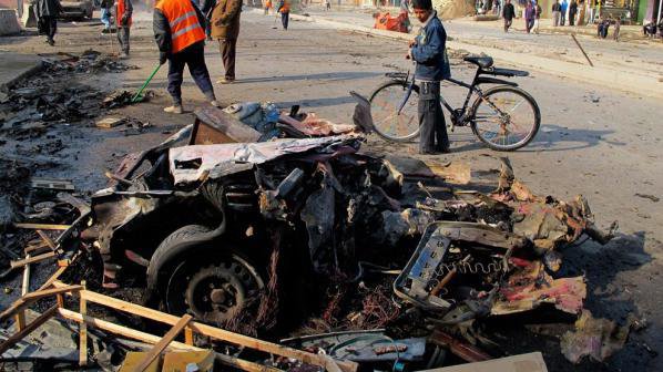 Кола бомба уби 13 души в Афганистан