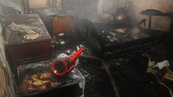64-годишна жена починала при пожар в дома си