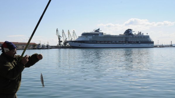 Трафикът на кораби е ограничен на пристанище Варна