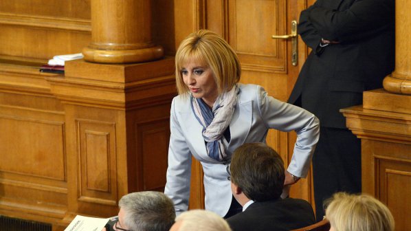 БСП и ДПС внесоха сигнала срещу Плевнелиев в съда (видео)
