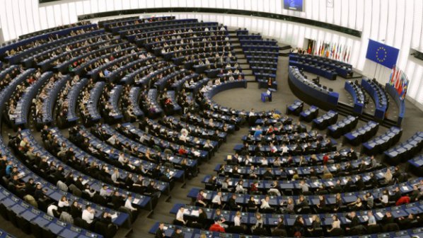 Евродепутати  против промяна на правилата за свободно движение на хора