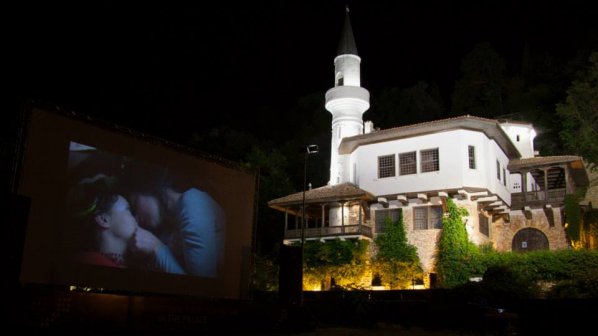 Филми от 151 държави на международния фестивал ''В Двореца'' в Балчик