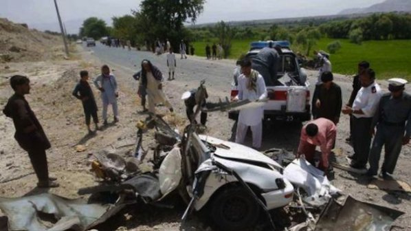 Трима души загинаха при въздушен удар на НАТО в Афганистан